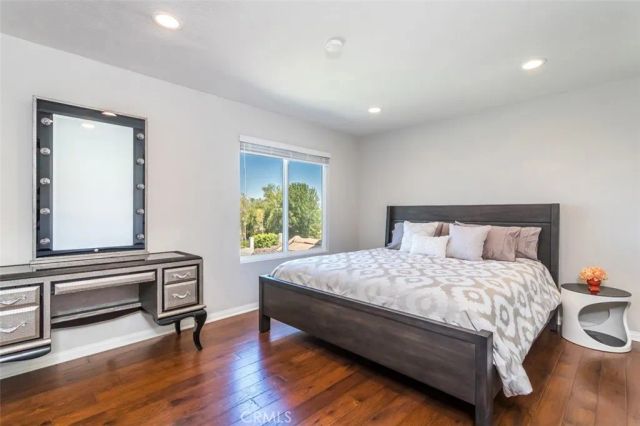 24806 Rosepark Court, Newhall, CA 91321