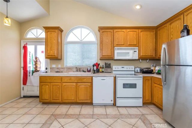 24806 Rosepark Court, Newhall, CA 91321