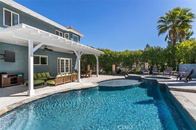 24806 Rosepark Court, Newhall, CA 91321
