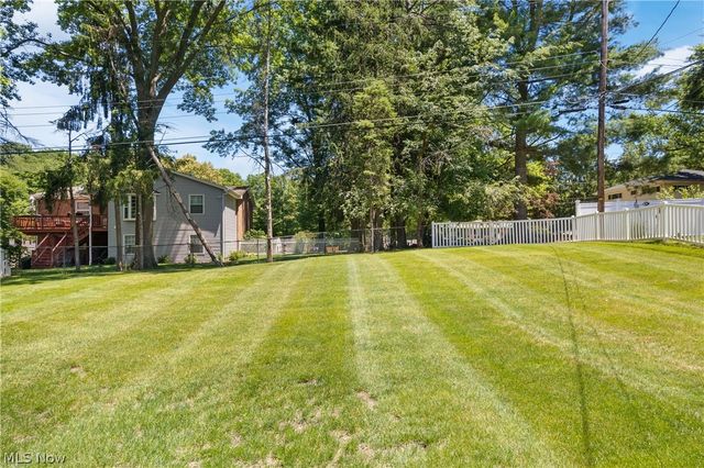 3865 Silver Wood Drive, Stow, OH 44224