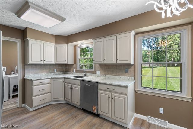 3865 Silver Wood Drive, Stow, OH 44224