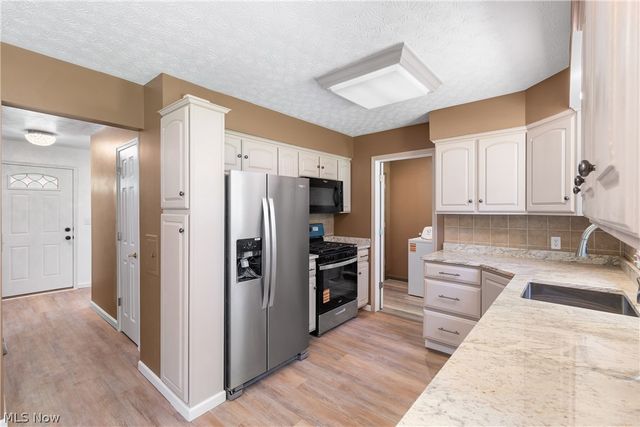 3865 Silver Wood Drive, Stow, OH 44224