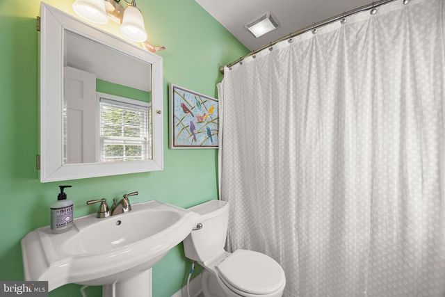10 VINING LN, Wilmington, DE 19807