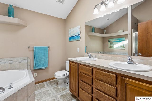 2822 O'Shea Drive, Lincoln, NE 68516