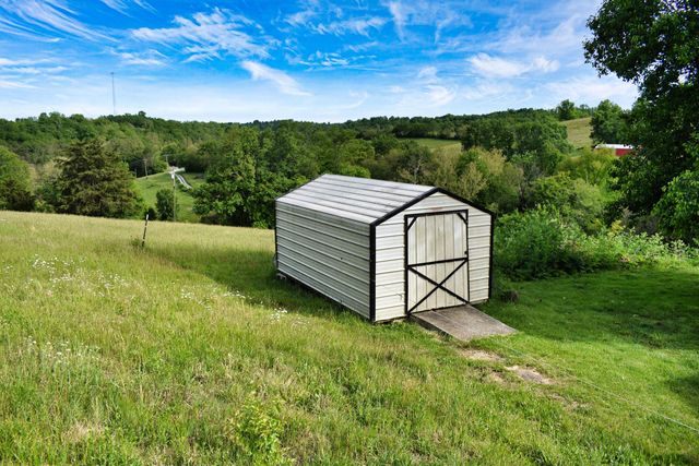287 Logan Lick Road, Winchester, KY 40391