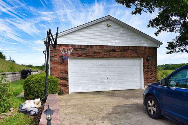 287 Logan Lick Road, Winchester, KY 40391