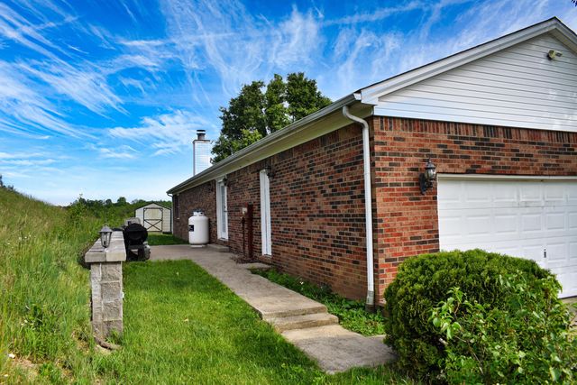 287 Logan Lick Road, Winchester, KY 40391