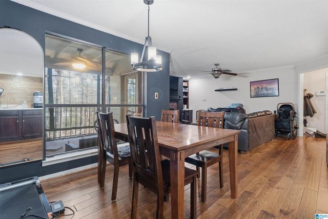 1403 Gables Dr, Hoover, AL 35244