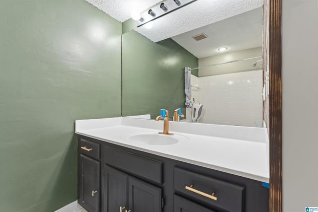 1403 Gables Dr, Hoover, AL 35244