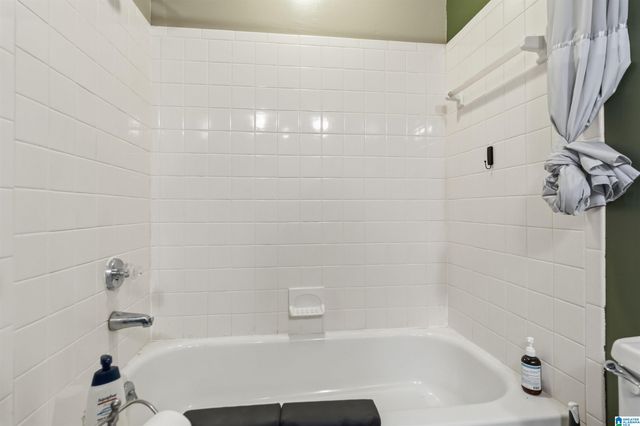 1403 Gables Dr, Hoover, AL 35244