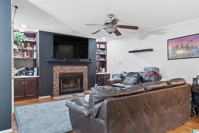 1403 Gables Dr, Hoover, AL 35244