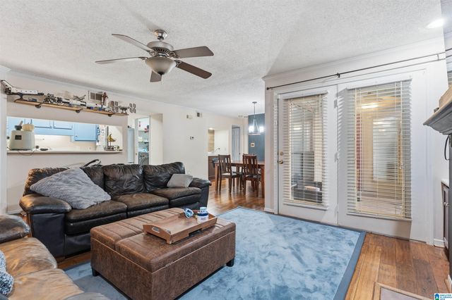 1403 Gables Dr, Hoover, AL 35244