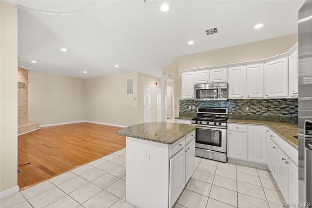 54 Meadow Pond Circle, Miller Place, NY 11764
