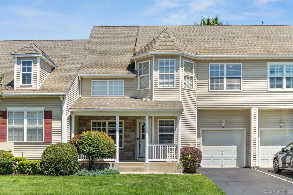54 Meadow Pond Circle, Miller Place, NY 11764