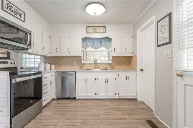 1401 Lambs Lane, Kernersville, NC 27284