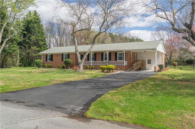 1401 Lambs Lane, Kernersville, NC 27284