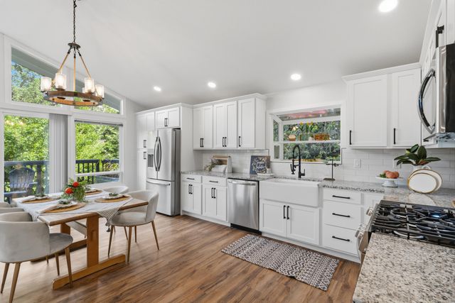 1441 NW B Street, Grants Pass, OR 97526