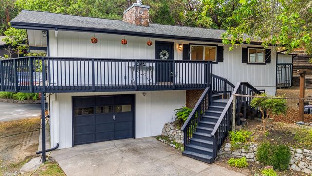 1441 NW B Street, Grants Pass, OR 97526