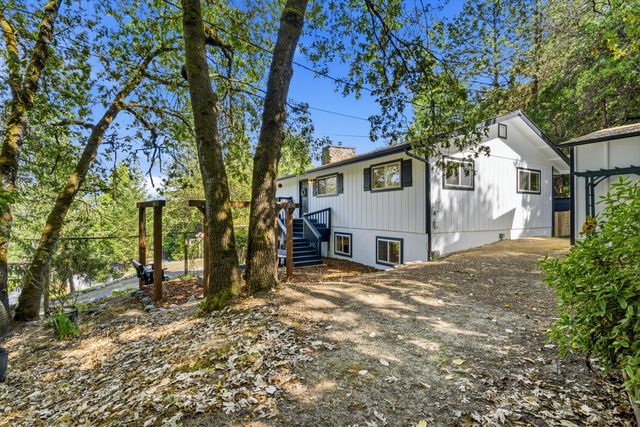 1441 NW B Street, Grants Pass, OR 97526