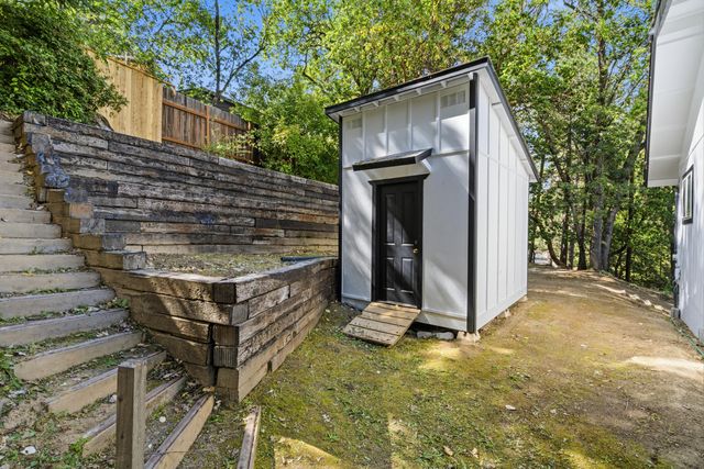 1441 NW B Street, Grants Pass, OR 97526