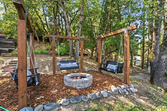 1441 NW B Street, Grants Pass, OR 97526