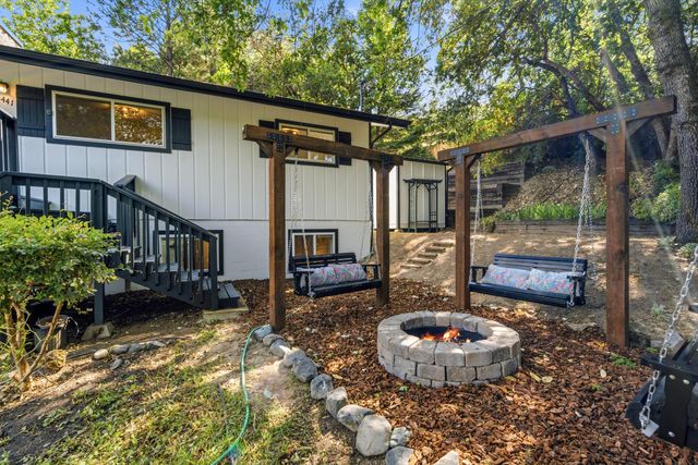 1441 NW B Street, Grants Pass, OR 97526