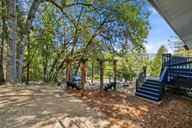 1441 NW B Street, Grants Pass, OR 97526