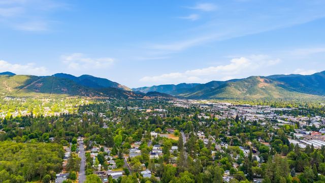 1441 NW B Street, Grants Pass, OR 97526
