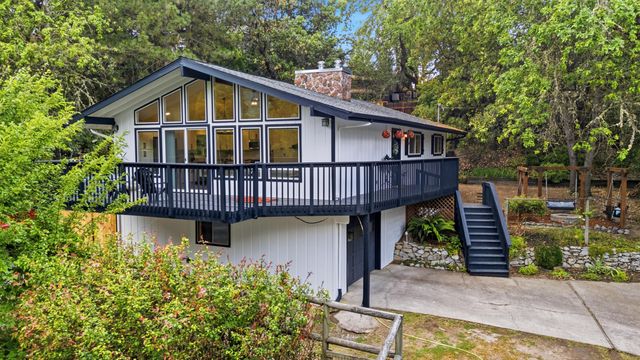1441 NW B Street, Grants Pass, OR 97526