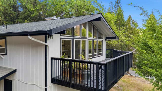 1441 NW B Street, Grants Pass, OR 97526