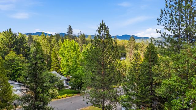 1441 NW B Street, Grants Pass, OR 97526
