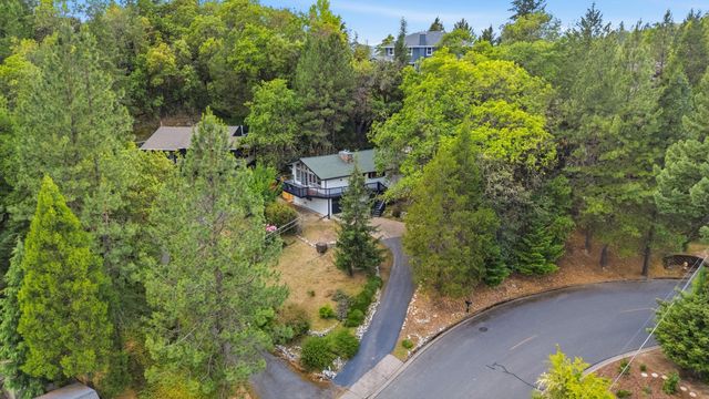 1441 NW B Street, Grants Pass, OR 97526