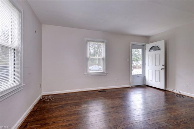 107 Roland DR, Hampton, VA 23669