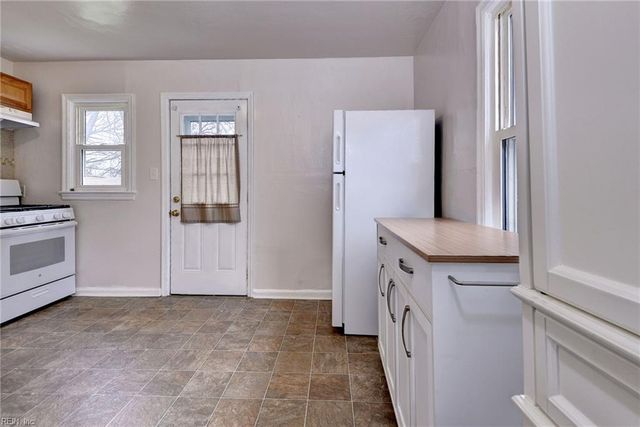 107 Roland DR, Hampton, VA 23669