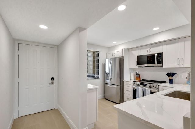 501 S Seas Drive 202, Jupiter, FL 33477