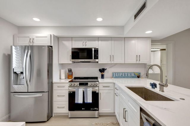 501 S Seas Drive 202, Jupiter, FL 33477