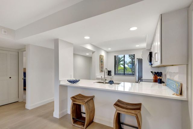 501 S Seas Drive 202, Jupiter, FL 33477