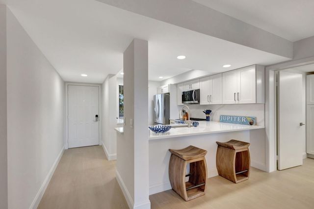 501 S Seas Drive 202, Jupiter, FL 33477