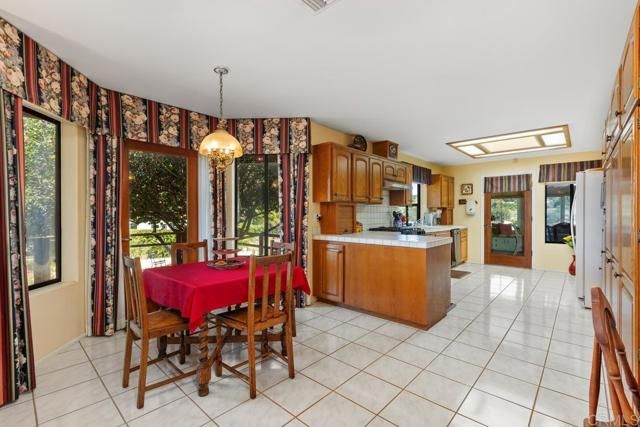 2394 Vista Grande, Vista, CA 92084