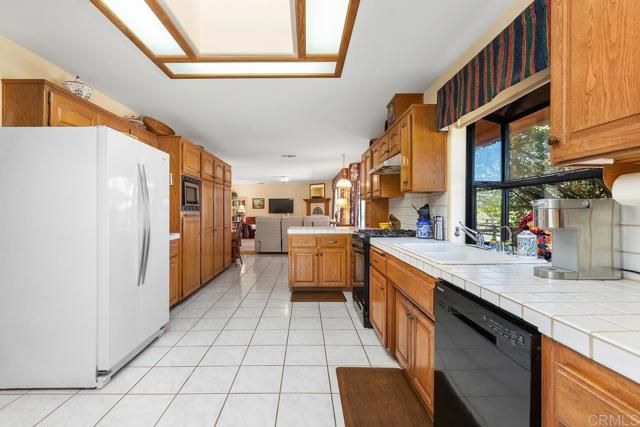 2394 Vista Grande, Vista, CA 92084