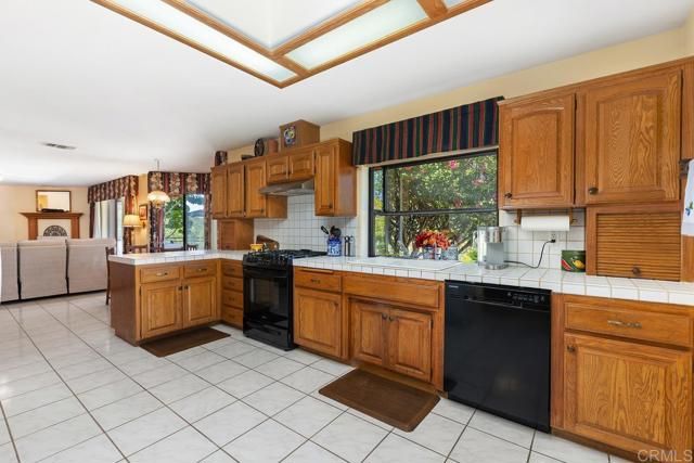 2394 Vista Grande, Vista, CA 92084