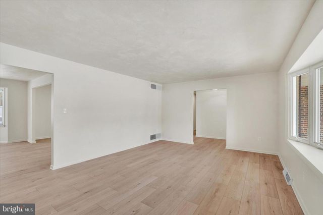 1975 NORMANDIE DR, York, PA 17408