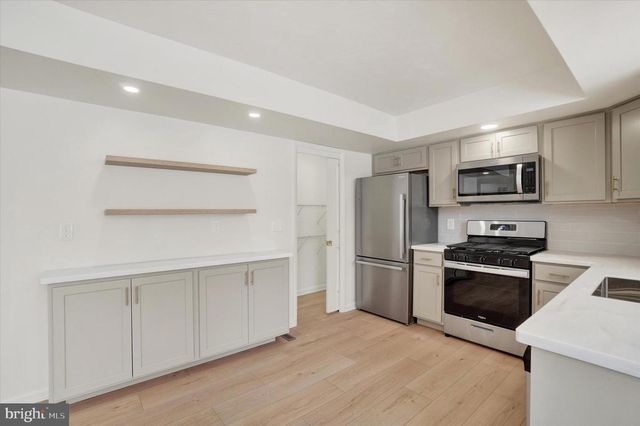 1975 NORMANDIE DR, York, PA 17408