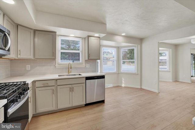 1975 NORMANDIE DR, York, PA 17408