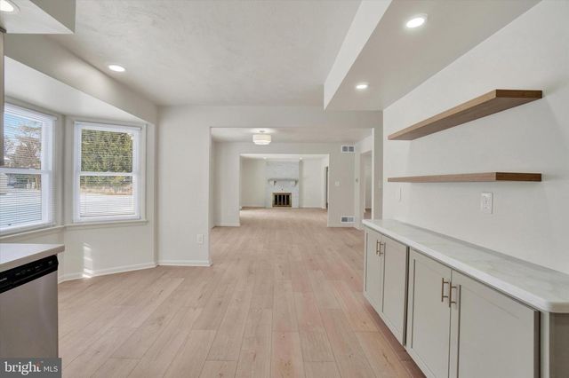 1975 NORMANDIE DR, York, PA 17408