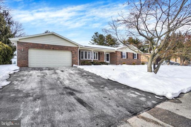 1975 NORMANDIE DR, York, PA 17408