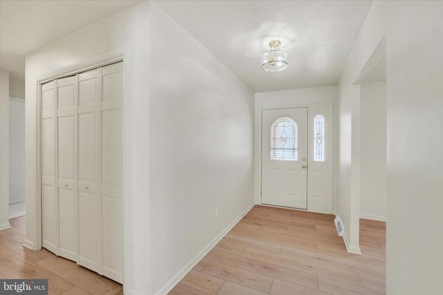 1975 NORMANDIE DR, York, PA 17408