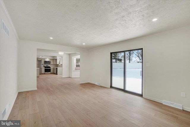 1975 NORMANDIE DR, York, PA 17408