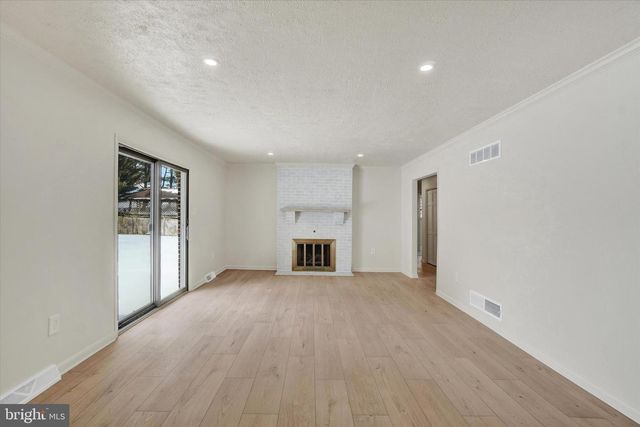 1975 NORMANDIE DR, York, PA 17408