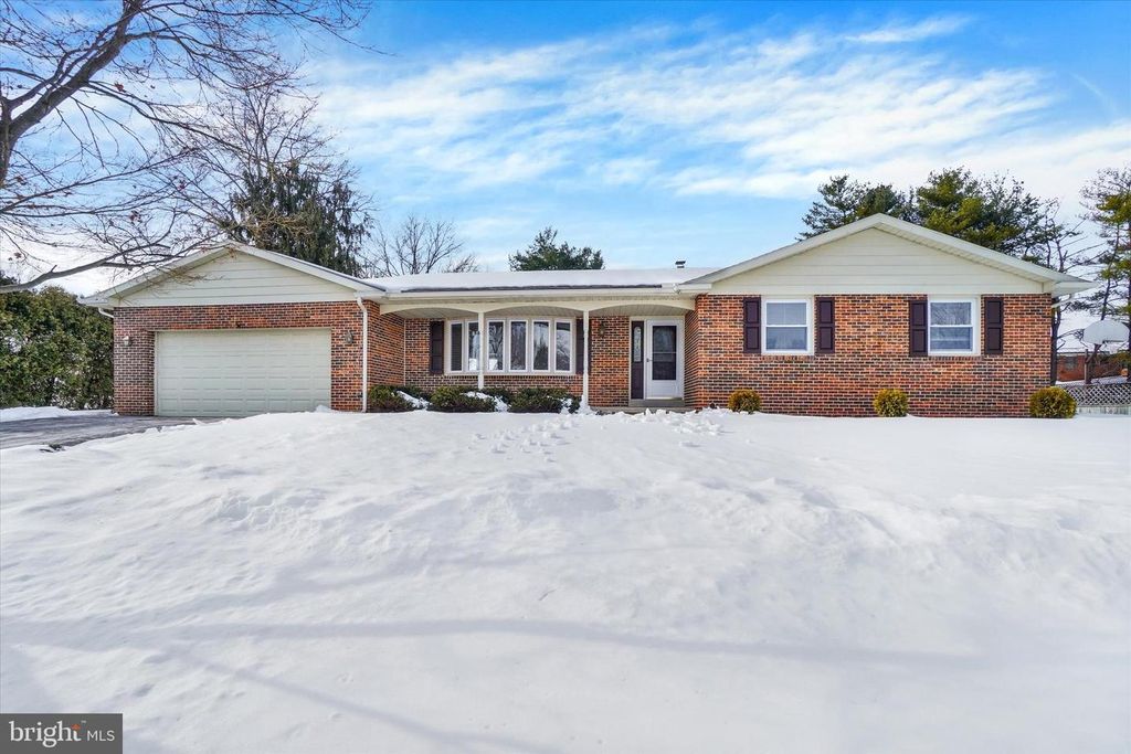 1975 NORMANDIE DR, York, PA 17408